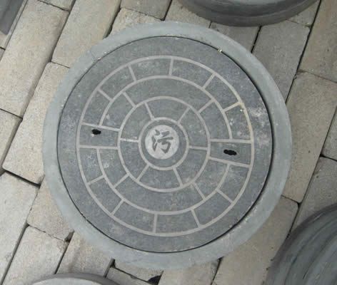 水泥井盖